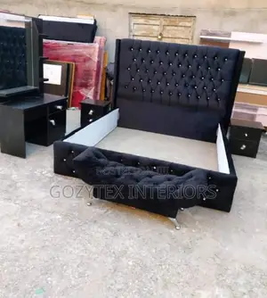 Bed / Bed Frame