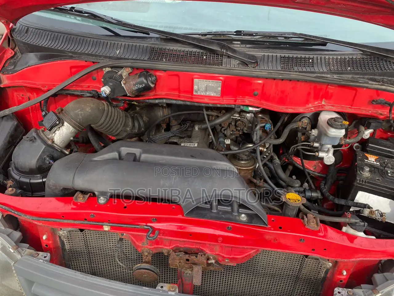 Toyota HiAce 2004 Red