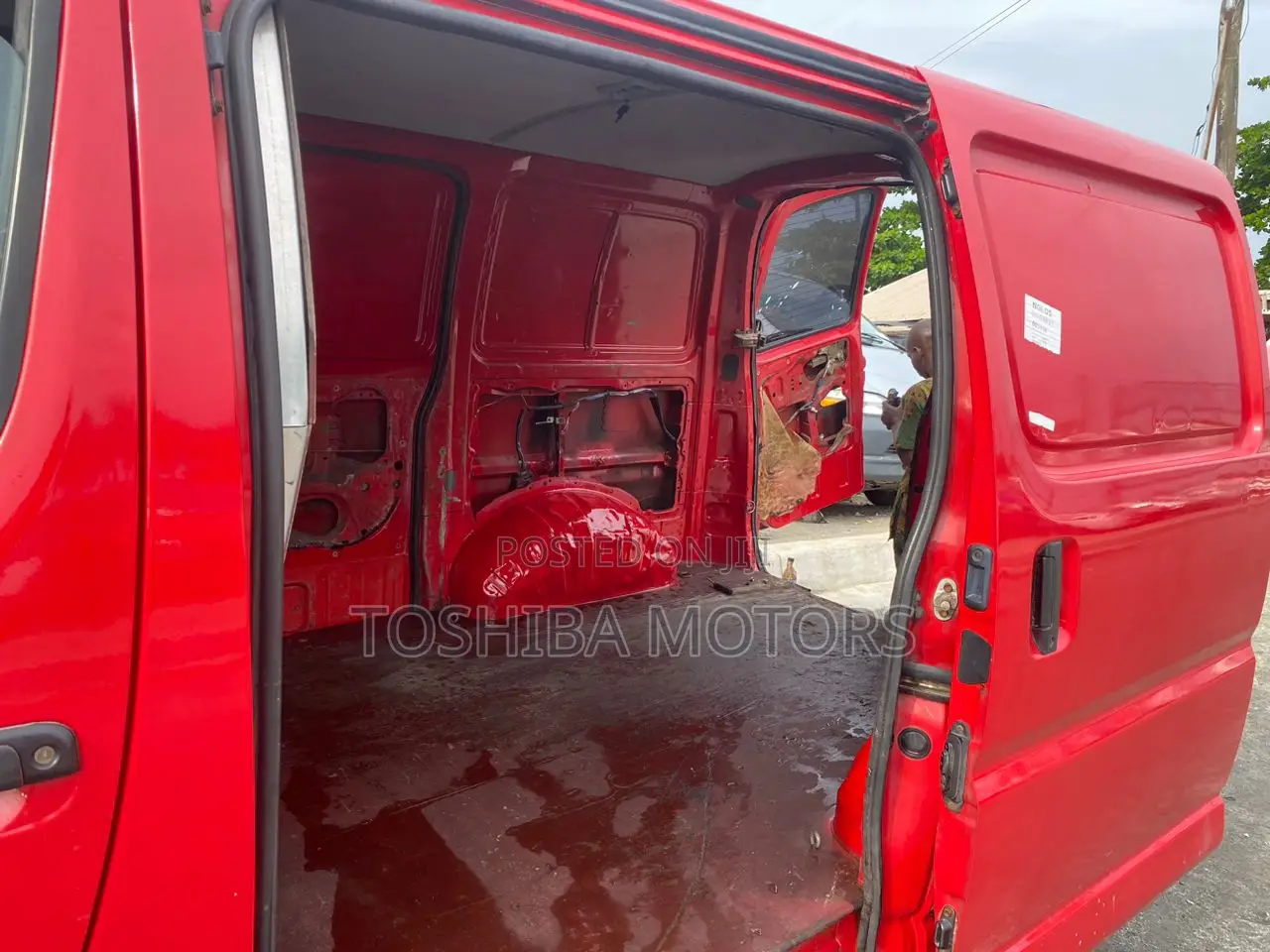 Toyota HiAce 2004 Red