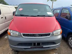 Toyota HiAce 2005 Red
