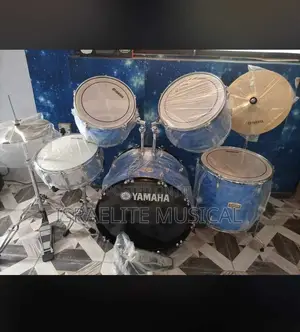 Quality Yamaha 5pcs Drum Set.