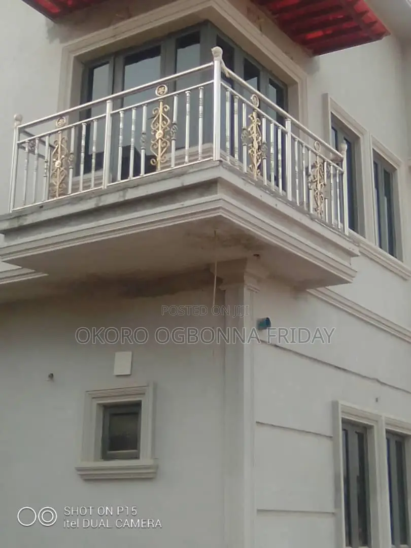Balcony Handrail With Design