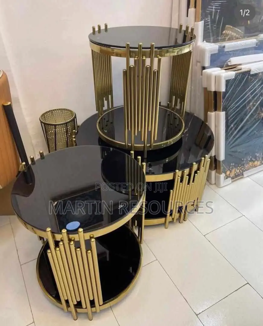 Centre Table With 2 Side Stools