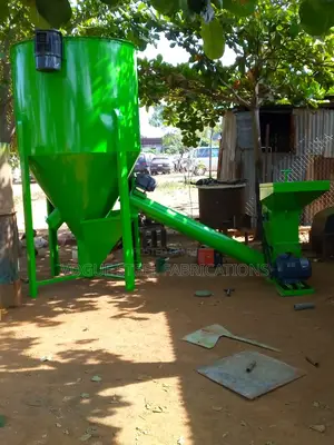 Complete 2 Tonnes Poultry/ Chicken Feed Mill Machine