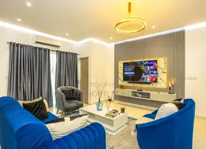 Exquisitely Furniture 2 Bedroom Shortlet Apartment.