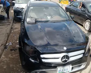 Windscreen GLA 4matic Front and Back