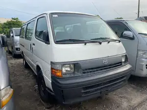 Toyota HiAce 1999 White
