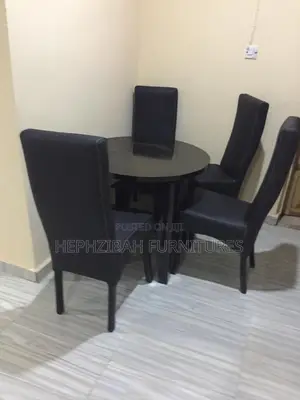 4 Seater Round Top Dinning
