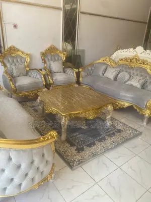 Highly Royal Sofa Chair