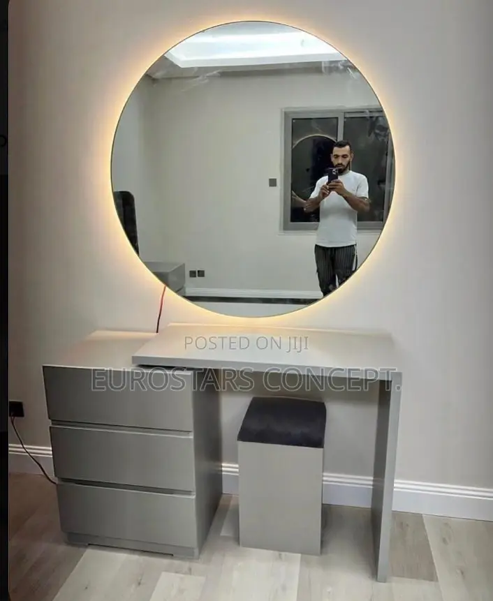 Round Shape Plain Mirror With LED Lights at the Back