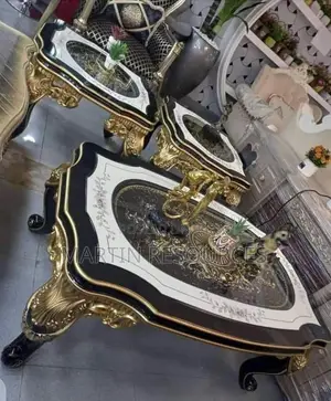 Centre Table With 2 Side Stools