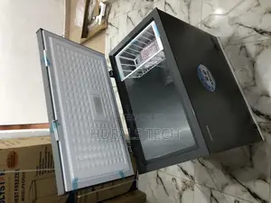 Aeon Free-Standing 200L Chest Freezer.