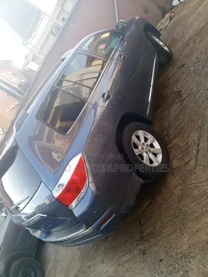 Toyota Highlander SE 2012 Blue
