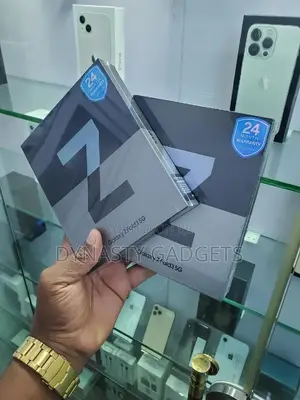 New Samsung Galaxy Z Fold3 5G 256 GB Silver