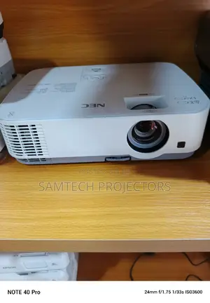 London Used NEC Projector With 2 HDMI Ports Here in Ikeja