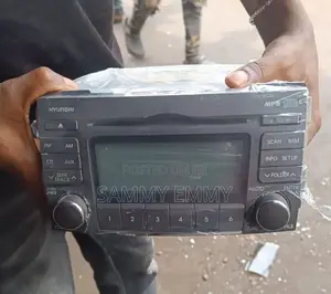 Hyundai Sonata Radio and Cdplayer