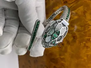 Original Bvlgari Green Ladies Silver and Green Gem Chain