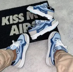 Original Unisex Adidas Sneakers