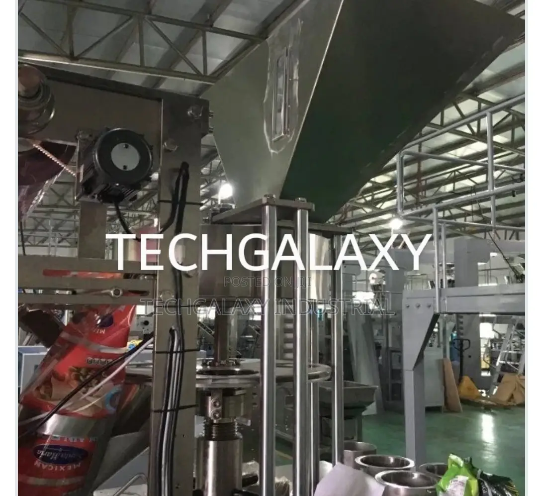 Packaging Machine for Peanut, Chips Etc.