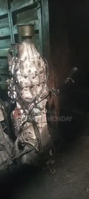 Nissan Pathfinder Gearbox 1998-2001.