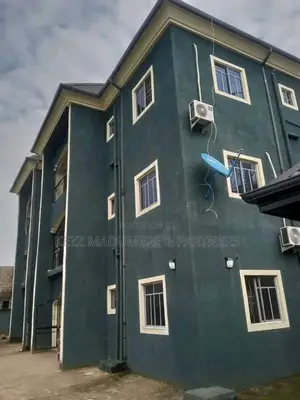 6bdrm Block of Flats in World Bank , Owerri for sale