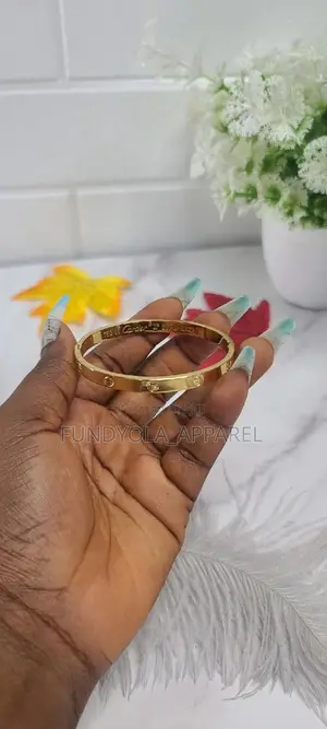 Quality Female Bangle