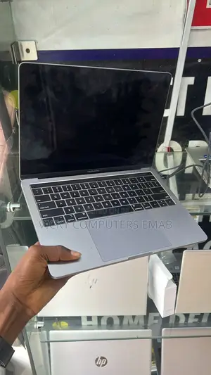 Laptop Apple MacBook 2018 16GB Intel Core i7 SSD 512GB