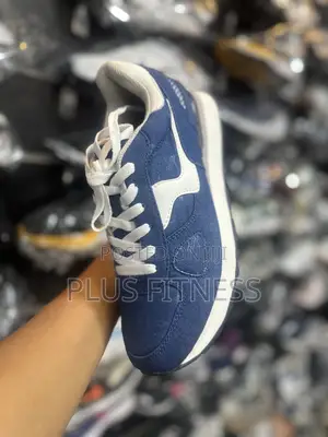 Classic Jeans Sneakers
