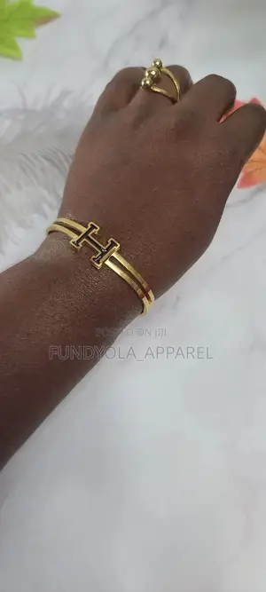 Beautiful Female Gold Bangle