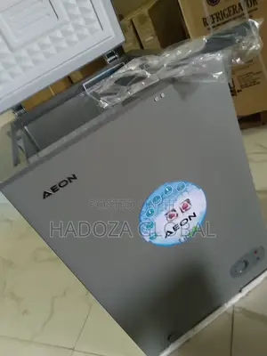 Aeon 100 Liters Chest Freezer + Lock Key