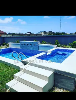 Luxury Swimming Pool Construction