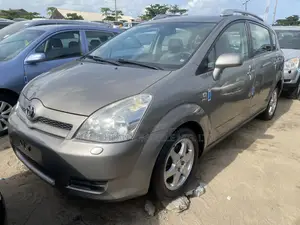 Toyota Corolla Verso 2.0 D-4D 2005 Gray