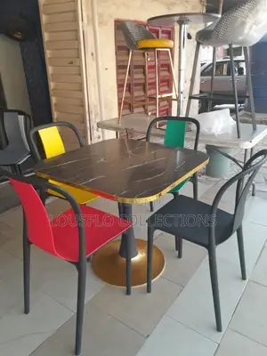 Eatery Restaurant Seating