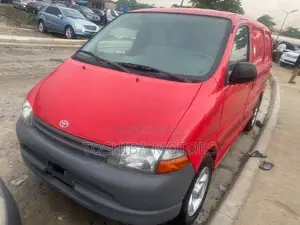Toyota HiAce 2004 Red