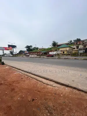 1250 SQM Land Facing Sango / Mokola Express Near Premier