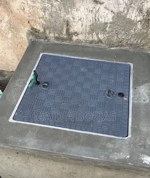 FRP/GRP Manhole Cover 60x60 Black + Lock