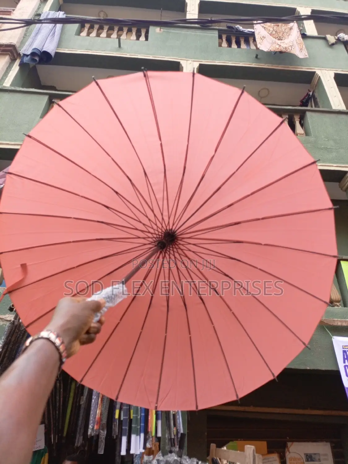 Strong Umbrella 