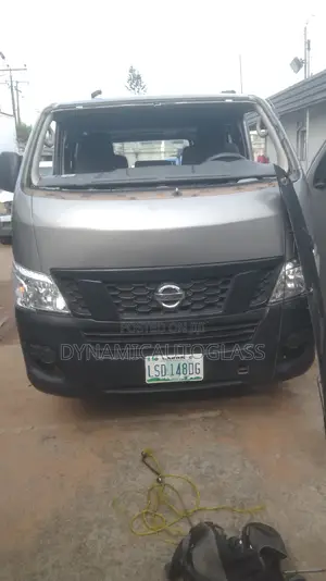 Nissan Urvan Bus Windshield LFW