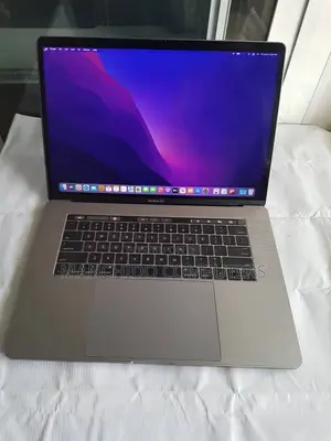 Laptop Apple MacBook Pro 2017 16GB Intel Core I7 SSD 1T