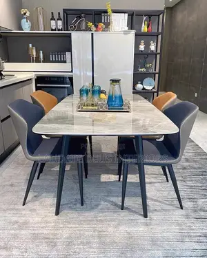 Classic 4 Seaters Marble Top Dining Table