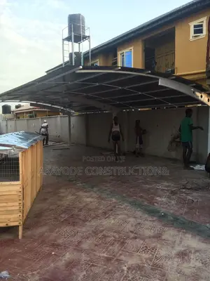 Durable Polycarbonate Carport for Space Cover