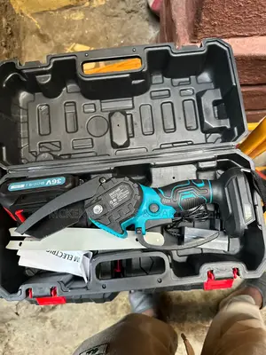 Cordless 6" Chain Saw Machine