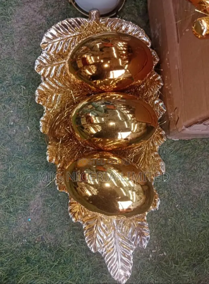 Plate Ball Gold Centre Table Decorations