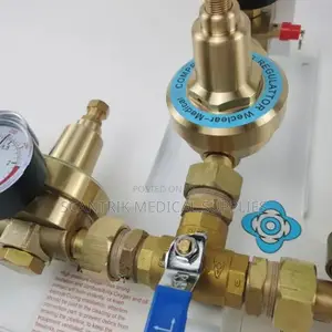 Bullnose Type Flowmeter With Humidifier Bottle.