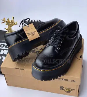 Unisex Dr Martens Leather Shoe