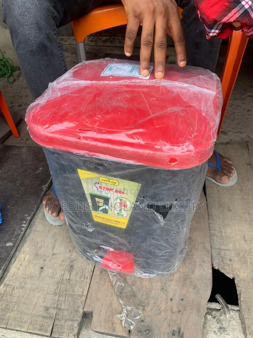 Waste Bin Step and Open