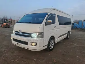 Toyota HiAce 2017 White