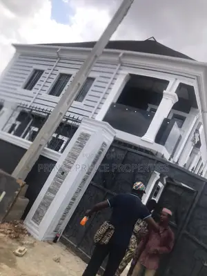 Furnished 3bdrm Block of Flats in Surulere for rent