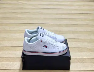 Original *Tommy Hilfiger Classic Sneakers*