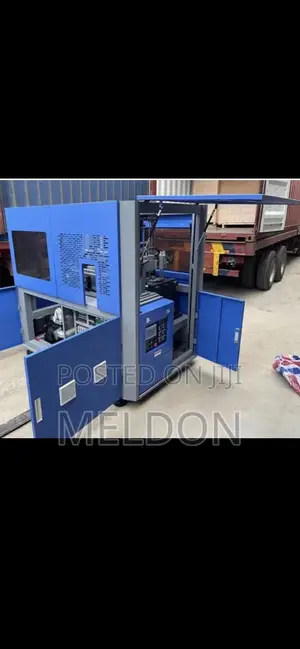 Automatic Bottle Blowing Machine